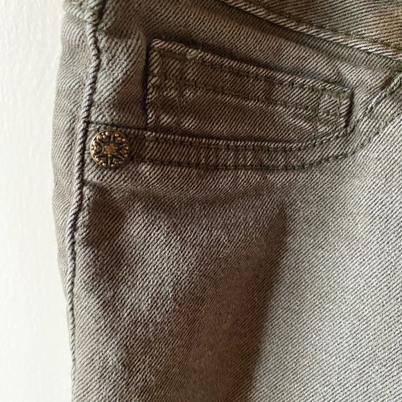 Free With A Purchase Women’s Skinny Jeans Sweater Zip Up - Picture 12 of 15